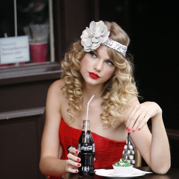 Taylor Swift lors d'un shooting photo à Londres le 24 août 2009