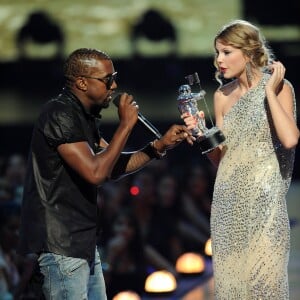 Kanye West et Taylor Swift sur la scène des MTV Video Music Awards, le 13 septembre 2009 à New York