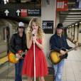 Taylor Swift donne un concert dans le metro pour les MTV Video Music Awards, le 13 septembre 2009 à New York
