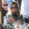 Fergie est allée déjeuner avec son père Jon Patrick Ferguson à Beverly Hills, le 15 décembre 2015