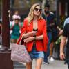 Exclusif - Doutzen Kroes en blaser rouge à New York le 13 septembre 2015. © CPA/Bestimage  EXCLUSIVE: Doutzen Kroes seen wearing red blazer with a short denim blue skirt while out and about in SoHo, NYC. New York, New York13/09/2015 - New York