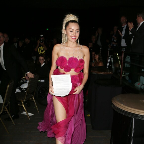 Miley Cyrus au 46e anniversaire du LGBT Center à Century City, le 7 novembre 2015