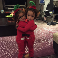 Mariah Carey, une "Miss Noël" amincie : Ses jumeaux en adorables petits elfes