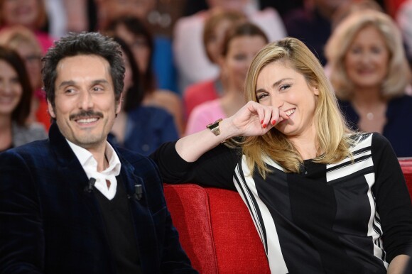 Vincent Elbaz et Julie Gayet - Enregistrement de l'émission "Vivement Dimanche" à Paris le 16 Décembre 2015 et qui sera diffusée le 20 Décembre 2015.
