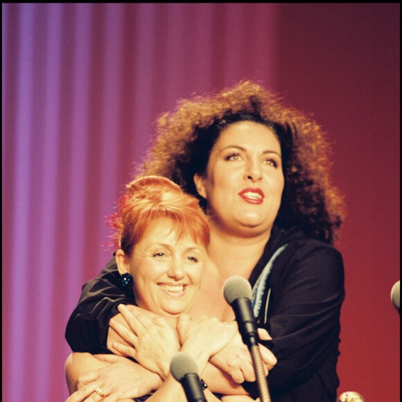 Ariane Cadier et Marianne James à la 13e cérémonie des Molières, le 3 mai 1999.