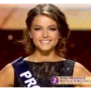 La jolie Miss Provence, Julia Courtès, lors de l'élection Miss France 2016, le samedi 19 décembre 2015 sur TF1