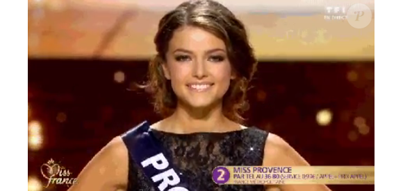 La jolie Miss Provence, Julia Courtès, lors de l'élection Miss France 2016, le samedi 19 décembre 2015 sur TF1