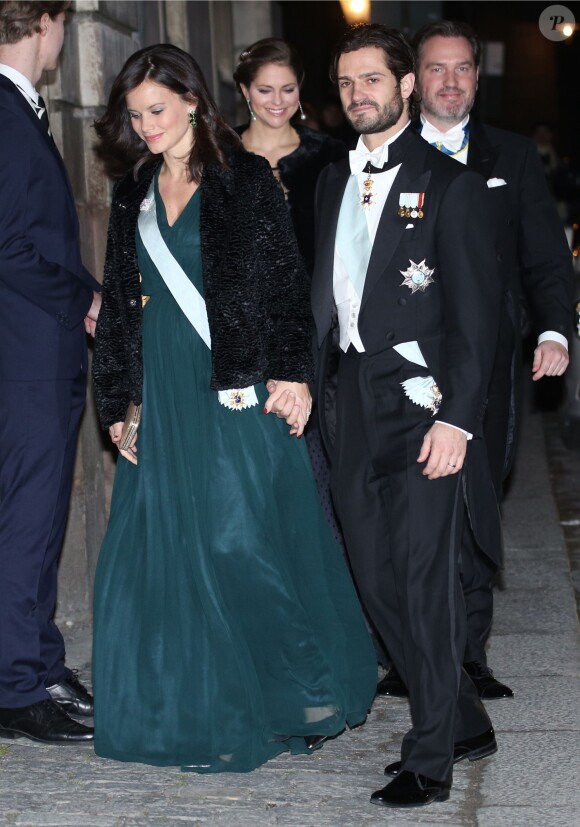 Le prince Carl Philip de Suède et la princesse Sofia, enceinte, au gala de fin d'année de l'Académie suédoise, à la Bourse de Stockholm le 20 décembre 2015.
