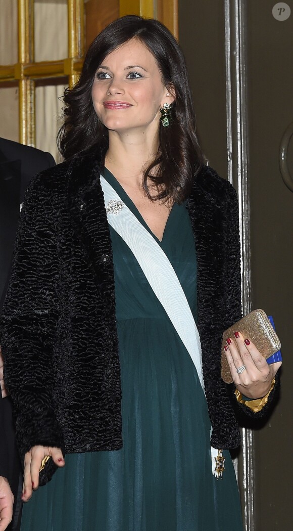 La princesse Sofia, enceinte, au gala de fin d'année de l'Académie suédoise, à la Bourse de Stockholm le 20 décembre 2015.