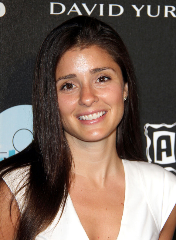 Shiri Appleby - P.S. ARTS FETE SES 20 ANS AU BARKER HANGAR  9049256 P.S. ARTS celebrates 20 years with The Los Angeles Modernism Show held at The Barker Hangar in Santa Monica, California on May 4th, 2012. Shiri Appleby04/05/2012 - LOS ANGELES
