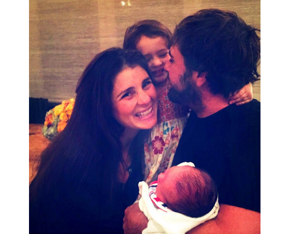 Shiri Appleby a posté une photo d'elle en compagnie de son mari et leur fille Natalie ainsi que leur fils Owen sur sa page Instagram le 21 décembre 2015.