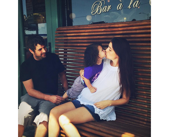 Shiri Appleby a posté une photo d'elle en compagnie de son mari et leur fille Natalie sur sa page Instagram au mois d'août 2015.