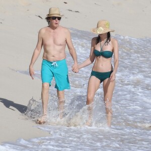 Sir Paul McCartney et sa femme Nancy Shevell sur une plage à St Barthelemy, le 27 décembre 2015