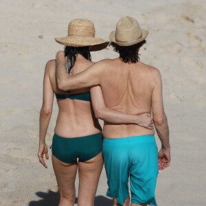 Sir Paul McCartney et sa femme Nancy Shevell sur une plage à St Barthelemy, le 27 décembre 2015
