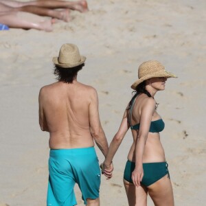 Sir Paul McCartney et sa femme Nancy Shevell sur une plage à St Barthelemy, le 27 décembre 2015