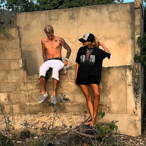 Justin Bieber en vacances avec Hailey Baldwin et son petit frère Jaxon / photo postée sur Instagram, le 29 décembre 2015.