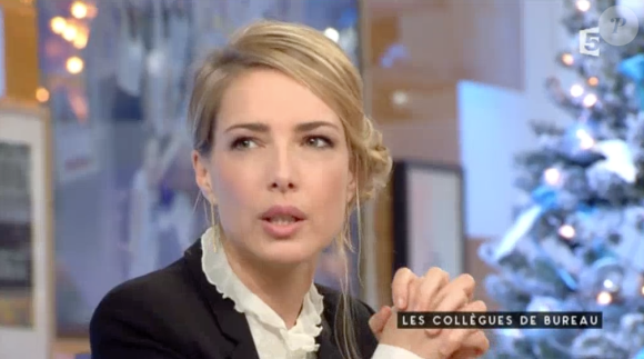 La présentatrice Sidonie Bonnec confesse avoir été victime de sexisme au bureau. Emission "C à vous" sur France 5. Le 29 décembre 2015.
