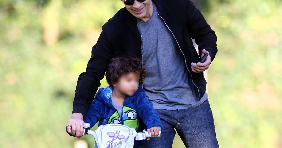 Olivier Martinez Papa poule joueur pour son fils Maceo, adorable cassecou Purepeople