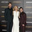 Liam Hemsworth, Jennifer Lawrence, Josh Hutcherson - People à la première de "The Hunger Games: Mockingjay Part 2" à Los Angeles, le 16 novembre 2015.