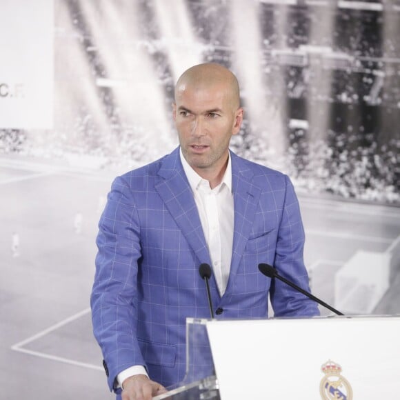 Zinédine Zidane lors de sa nomination en tant qu'entraîneur du Real Madrid au stade Santiago Bernabéu de Madrid le 4 janvier 2016.