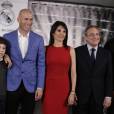 Zinédine Zidane avec sa famille et le président Florentino Pérez lors de sa nomination en tant qu'entraîneur du Real Madrid au stade Santiago Bernabéu de Madrid le 4 janvier 2016.