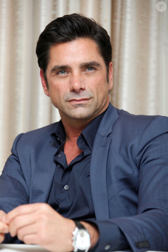 John Stamos en conférence de presse pour "Grandfathered" au Beverly Hilton Hotel à Beverly Hills. Le 8 octobre 2015