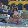 Abbey Clancy avec ses adorables fillettes Sophia Ruby et Liberty Rose à l'hôtel Royal Meridien de Dubaï, le 30 décembre 2015