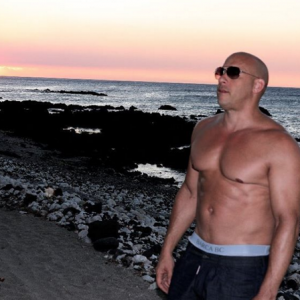 Vin Diesel pose torse nu pour le retour de Xander Cage (photo postée le 7 janvier 2016)