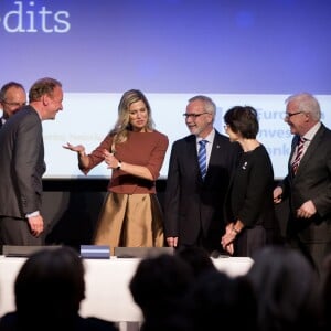 La reine Maxima des Pays-Bas assiste à la signature d'un crédit de 100 millions d'euros de la Banque européenne d'investissement pour financer le micro-crédit aux Pays-Bas, à Amsterdam le 7 janvier 2016.