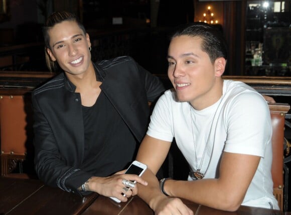 Eddy et Jon Ali - Les candidats de la télé réalité "Les Anges" saison 7 font la fête au Barrio Latino. Le 26 mai 2015.
