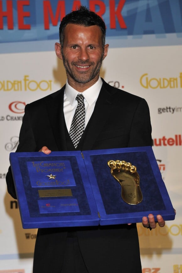 Ryan Giggs reçoit le Golden Foot Awards à Monaco, le 10 octobre 2011