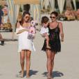 Tamara Ecclestone avec sa fille Sophia et son époux Jay Rutland à Dubaï, le 1er janvier 2016