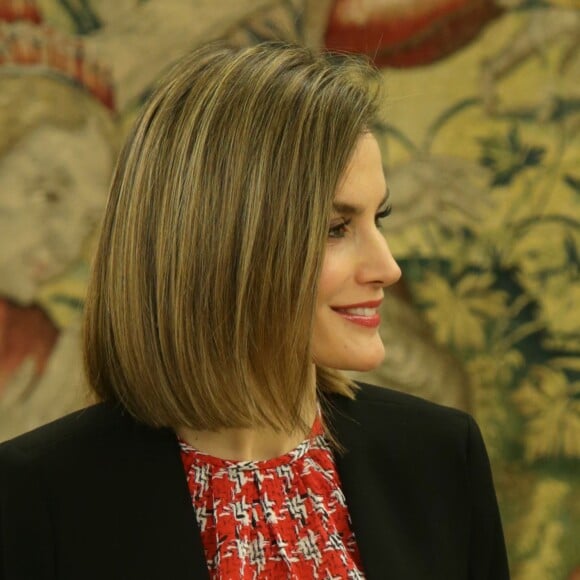 La reine Letizia d'Espagne assurait ses premières audiences de l'année 2016, le 8 janvier au palais de la Zarzuela.