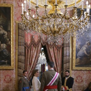 La reine Letizia d'Espagne participait le 6 janvier 2016 à la Pâque militaire, au palais du Pardo à Madrid.