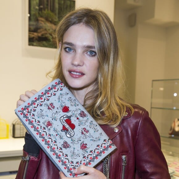 Natalia Vodianova lors du lancement en exclusivité et en avant-première de l'édition limitée et numérotée "Inspired by Natalia Vodianova only for Naked Heart Foundation" chez Colette à Paris, le 12 novembre 2015. © Olivier Borde / Bestimage