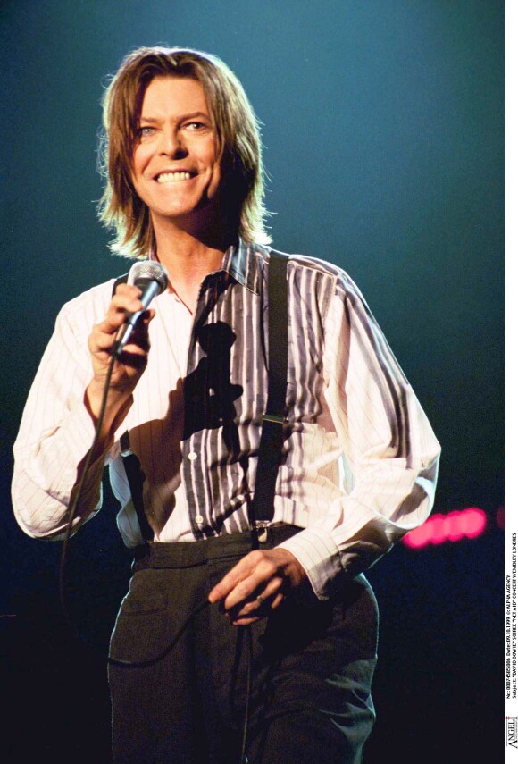 David Bowie en concert en 1997