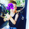 Hilary Duff a publié une photo de son fils Luca avec leur chien Beau sur son compte Instagram au mois de septembre 2015. Malheureusement, l'adorable bouledogue français est décédé au début du mois de janvier 2016.