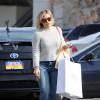 Hilary Duff fait du shopping à Studio City, le 24 décembre 2015