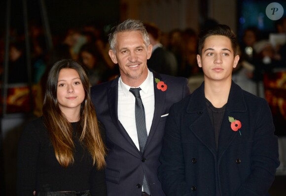 Gary Lineker et son fils George à Londres le 10 novembre 2014. 