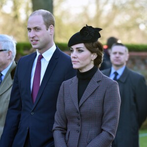 Kate Middleton et le prince William lors des célébrations du centenaire du retrait final de la péninsule de Gallipoli pendant la Première Guerre mondiale au Mémorial de Sandrigham le 10 janvier 2016.