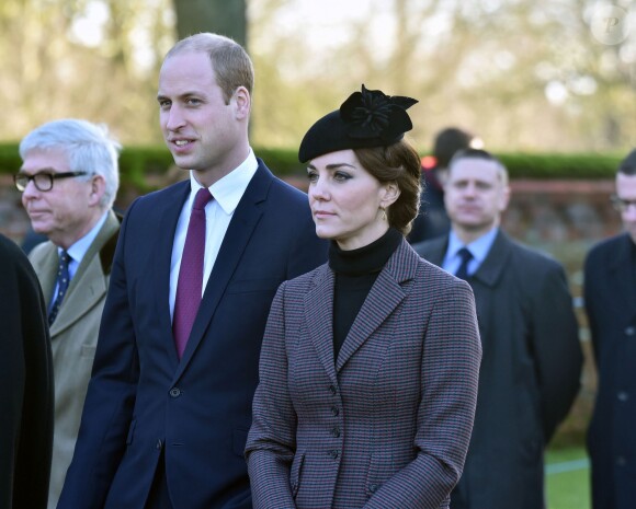 Kate Middleton et le prince William lors des célébrations du centenaire du retrait final de la péninsule de Gallipoli pendant la Première Guerre mondiale au Mémorial de Sandrigham le 10 janvier 2016.