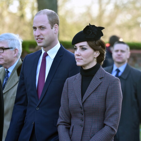Kate Middleton et le prince William lors des célébrations du centenaire du retrait final de la péninsule de Gallipoli pendant la Première Guerre mondiale au Mémorial de Sandrigham le 10 janvier 2016.
