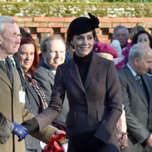 Kate Middleton lors des célébrations du centenaire du retrait final de la péninsule de Gallipoli pendant la Première Guerre mondiale au Mémorial de Sandrigham le 10 janvier 2016.