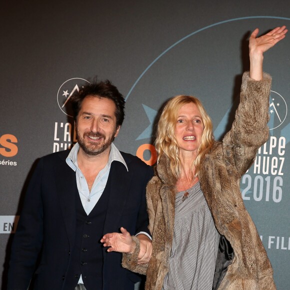 Edouard Baer, Sandrine Kiberlain lors du 19e Festival International du film de Comédie de l'Alpe d'Huez, le 15 janvier 2016.