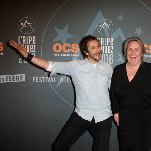 Valérie Damidot et Phil (Philippe Auriel) lors du 19e Festival International du film de Comédie de l'Alpe d'Huez, le 15 janvier 2016.