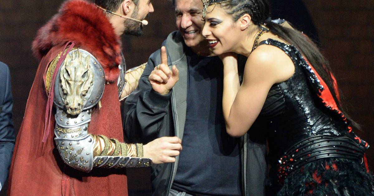 Florent Mothe, Dove Attia et Zaho lors de la dernière représentation parisienne de La légende du