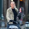 Exclusif - Anne V se promène avec sa fille Alaska dans les rues de New York, le 10 janvier 2016