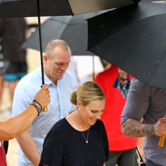 Zara Phillips avec son mari Mike Tindall lors de la compétition hippique Magic Millions Barrier Draw sur la Gold Coast en Australie le 5 janvier 2016.