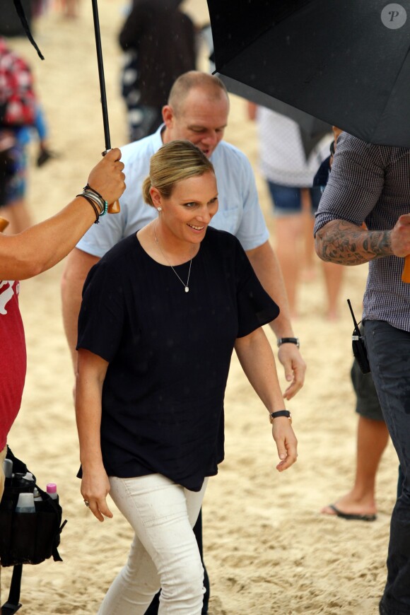 Zara Phillips avec son mari Mike Tindall lors de la compétition hippique Magic Millions Barrier Draw sur la Gold Coast en Australie le 5 janvier 2016.