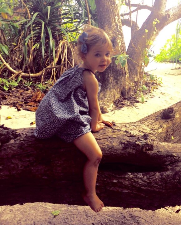 La princesse Leonore en pleine exploration de la jungle tropicale ! La princesse Madeleine de Suède a publié jeudi 21 janvier 2016 sur sa page Facebook des photos de ses vacances en famille aux Maldives.